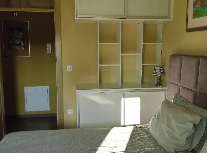 Laura Apartament *