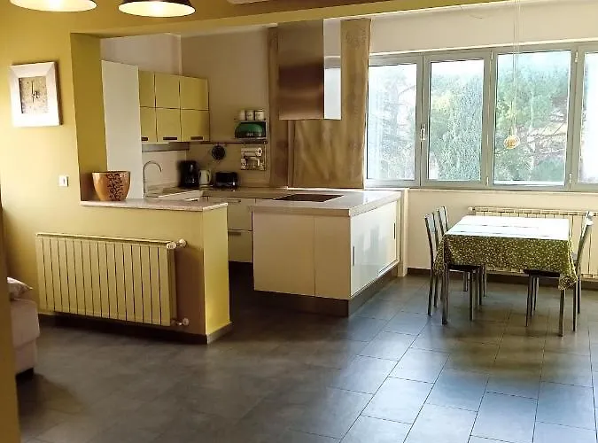 Laura Apartment